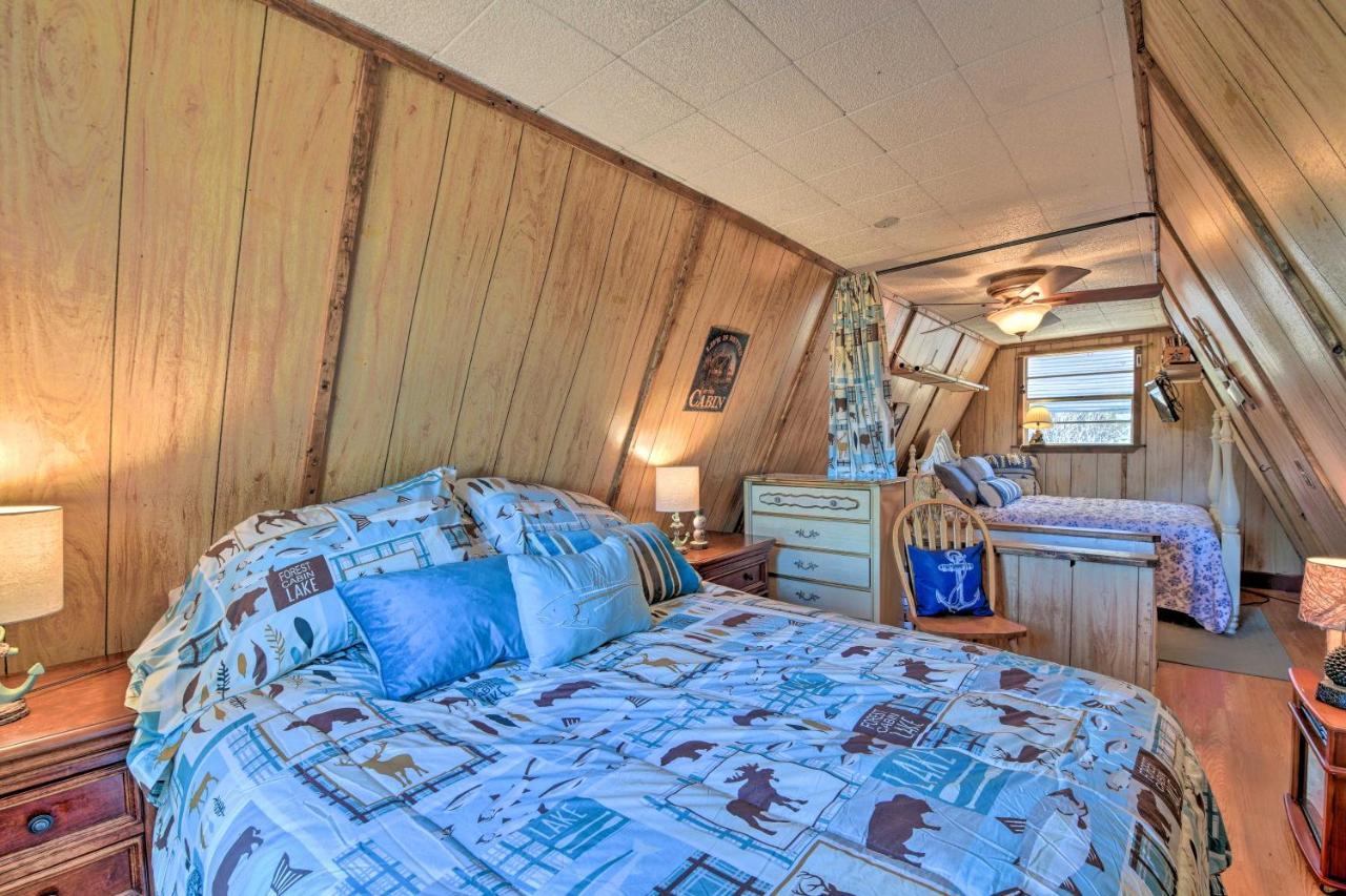 Charming Lake Creek Cabin With Pool Access And Decks Granbury Exteriör bild